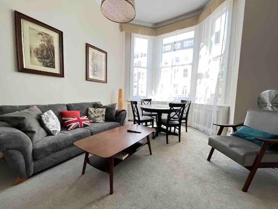 Wonderful Apartment In Earl'S Court Londres Extérieur photo
