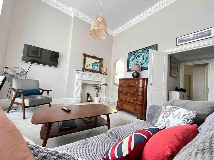 Wonderful Apartment In Earl'S Court Londres Extérieur photo